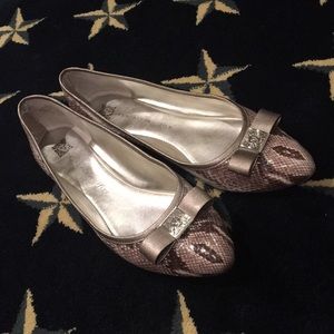 Anne Klein iflex flats